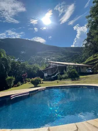 CASA com INFRA COMPLETA em ITAIPAVA - 22.000m² de terreno