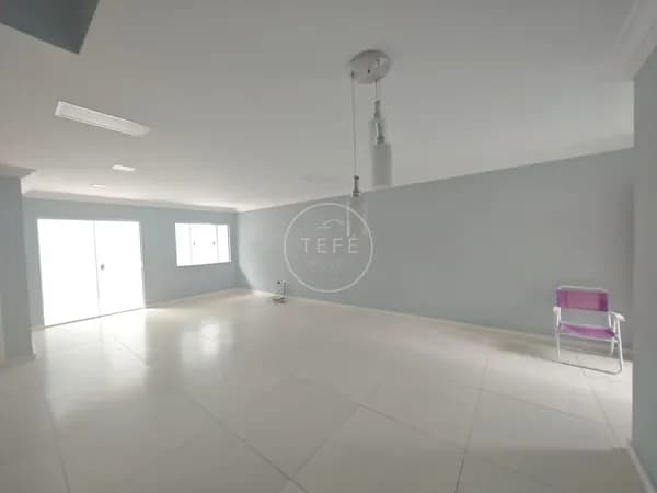 CASA DUPLEX com 3 DORMITÓRIOS e 160m² em CAMPO GRANDE