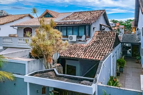 CASA com 4 DORMITÓRIOS no CONDOMÍNIO VIVENDAS DO SOL - RECREIO DOS BANDEIRANTES