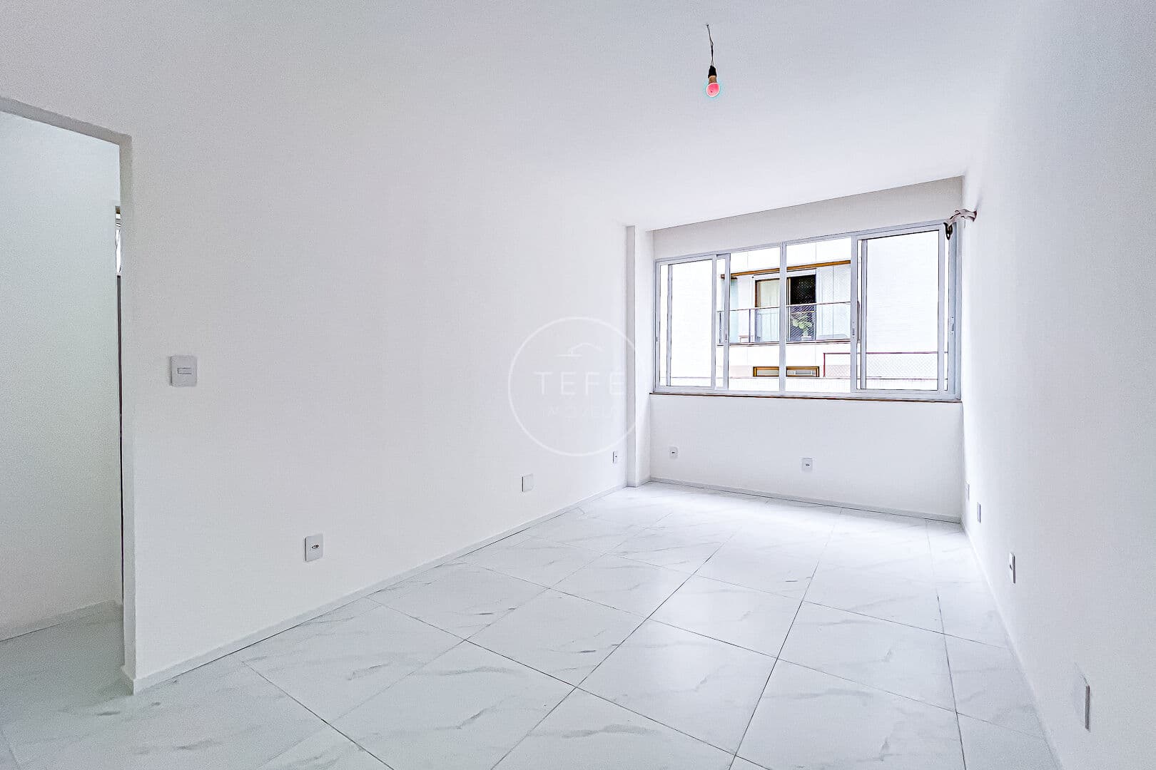 APARTAMENTO REFORMADO com 2 DORMITÓRIOS - LAGOA - RIO DE JANEIRO, RJ