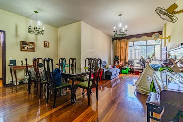 APARTAMENTO com 3 DORMITÓRIOS