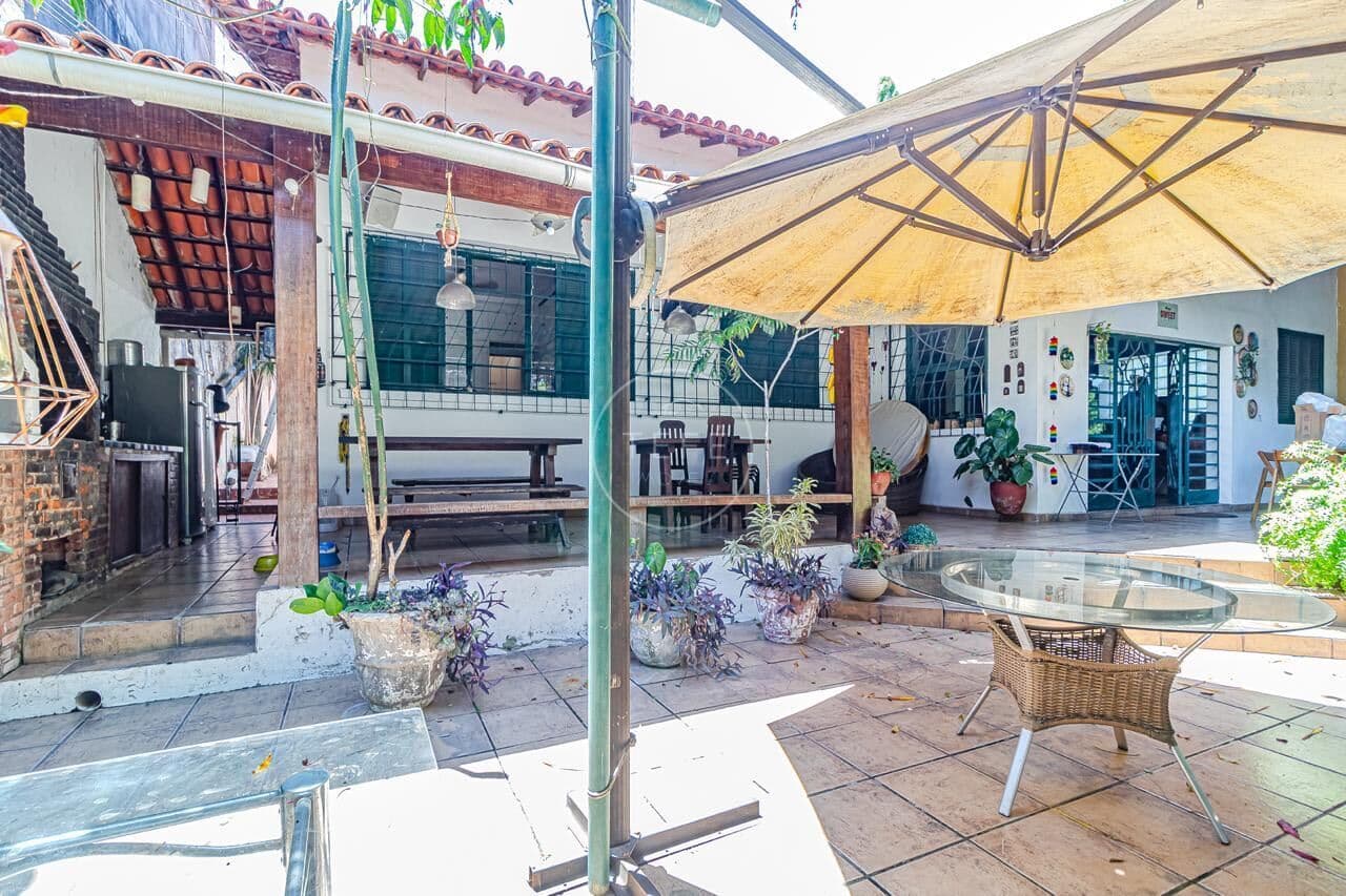 CASA com 4 DORMITÓRIOS em CHARITAS, NITERÓI - RJ