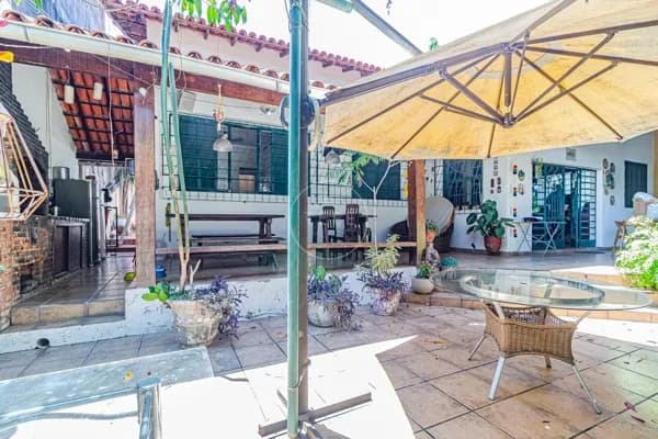 CASA com 4 DORMITÓRIOS em CHARITAS, NITERÓI - RJ