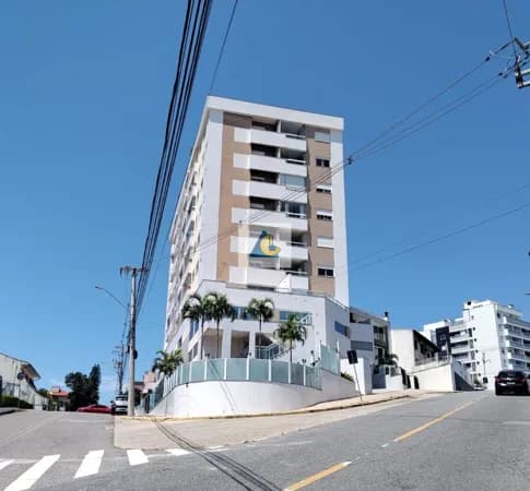 Apartamento com terraço em Capoeiras, Florianópolis/SC