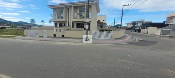 Sobrado Geminado de esquina em Bela Vista, Palhoça/SC