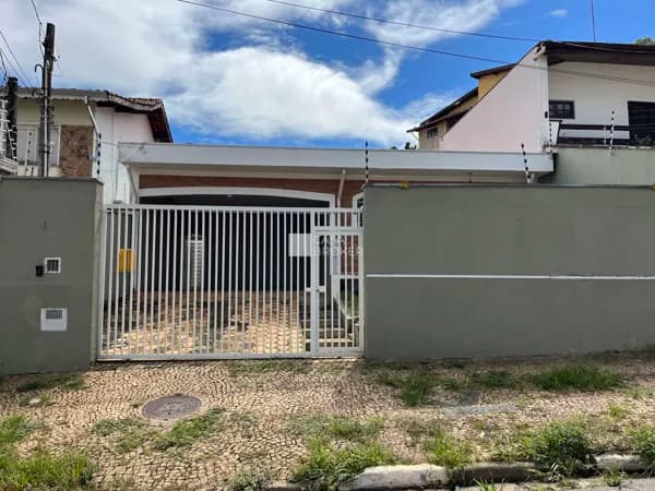 Casa Térrea à Venda – Jardim Guarani | Em frente ao Centro de Treinamento do Guarani FC