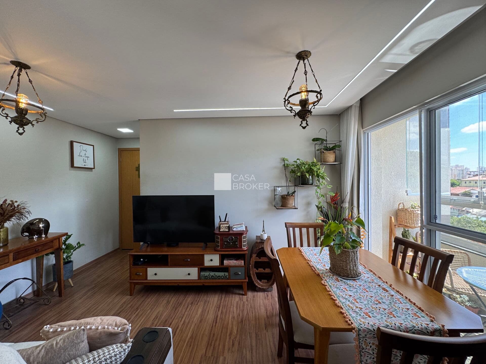 Apartamento no Imperial Garden, 2 dormitórios com suíte e varanda gourmet fechada com vidro