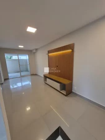 Apartamento com 2 dormitórios e quintal à venda nop Nova Europa