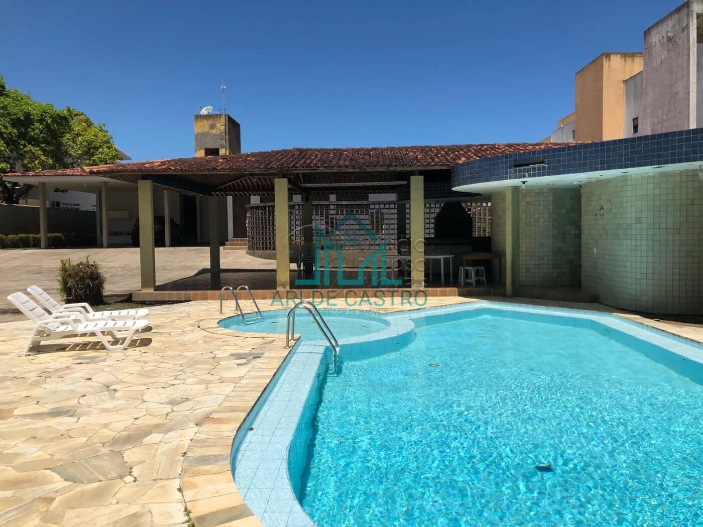 Casa com 562m² com 5 Quartos, piscina no Barro Duro.- Maceió Alagoas