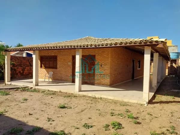 Casa com 3 quartos, Varanda e Terreno com 525m² à venda na Barra de São Miguel - Alagoas