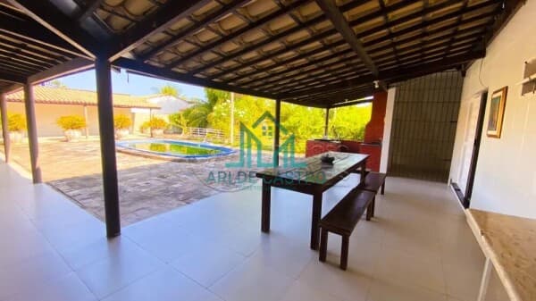 Casa à venda com 5 suítes, Piscina e 920m² de Terreno, na Barra de São Miguel - Alagoas