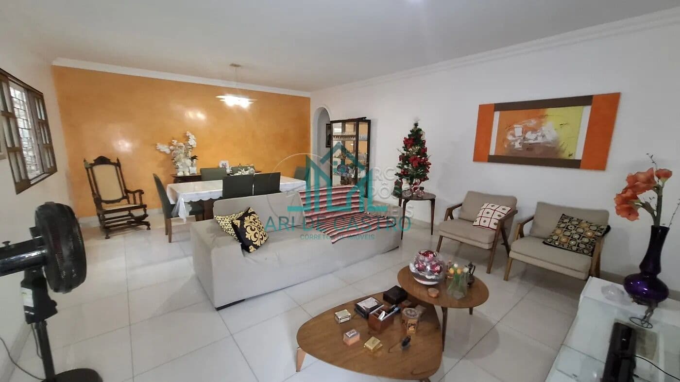 Casa de Esquina com 3 Quartos sendo 2 Suítes à venda na Jatiuca - Maceió Alagoas