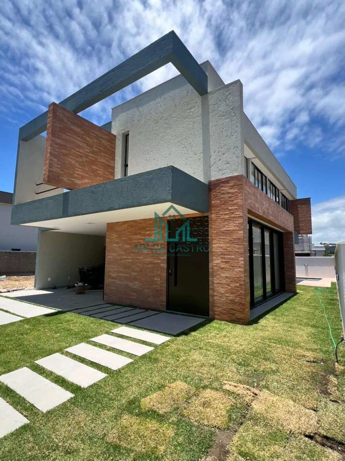 Casa em Condomínio Duplex com 4 Suítes, Piscina, Lavabo, 259m², Área de Lazer Completa à venda na Barra Nova - Alagoas