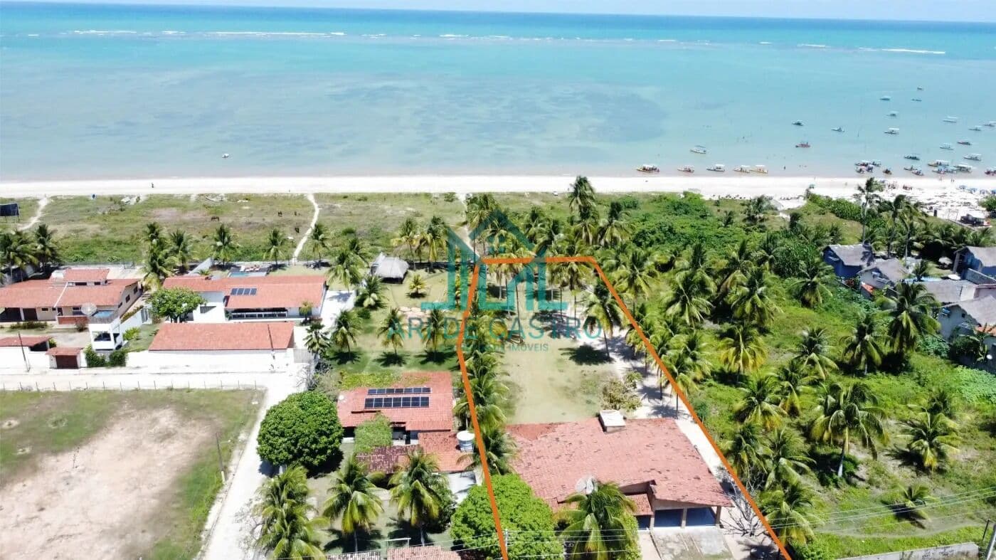 Casa Beira mar, na Praia de Porto da Rua, Terreno Pé na Areia com 2,500m² - totalmente averbada em São Miguel dos Milagres - Alagoas
