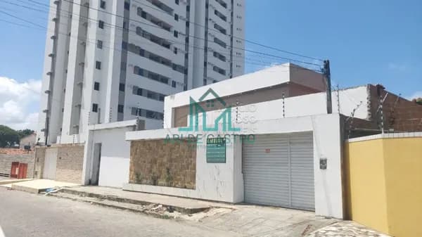 Ponto Comercial com 9 Salas, 415m², 5 Banheiros, 5 Vagas no Poço - Maceió Alagoas