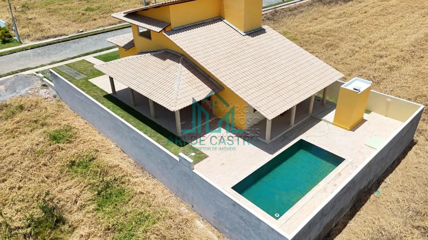 Casa com 2 Pavimentos, 3 Quartos e Piscina Privativa, 241m², 2 Vagas à venda em Condomínio na São Miguel dos Milagres - Alagoas