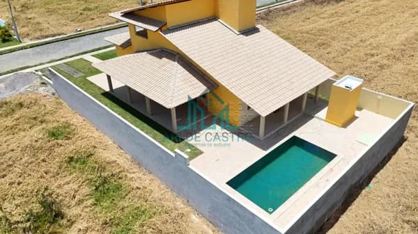 Casa com 2 Pavimentos, 3 Quartos e Piscina Privativa, 241m², 2 Vagas à venda em Condomínio na São Miguel dos Milagres - Alagoas