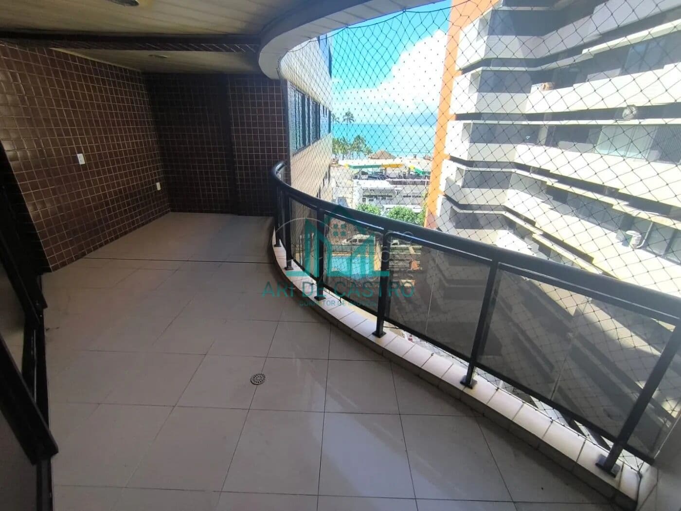 Apartamento com vista Mar com 3 Suítes, 194m², hidromassagem, 4 Vagas com ótima Varanda na Praia de Jatiuca - Maceió Alagoas