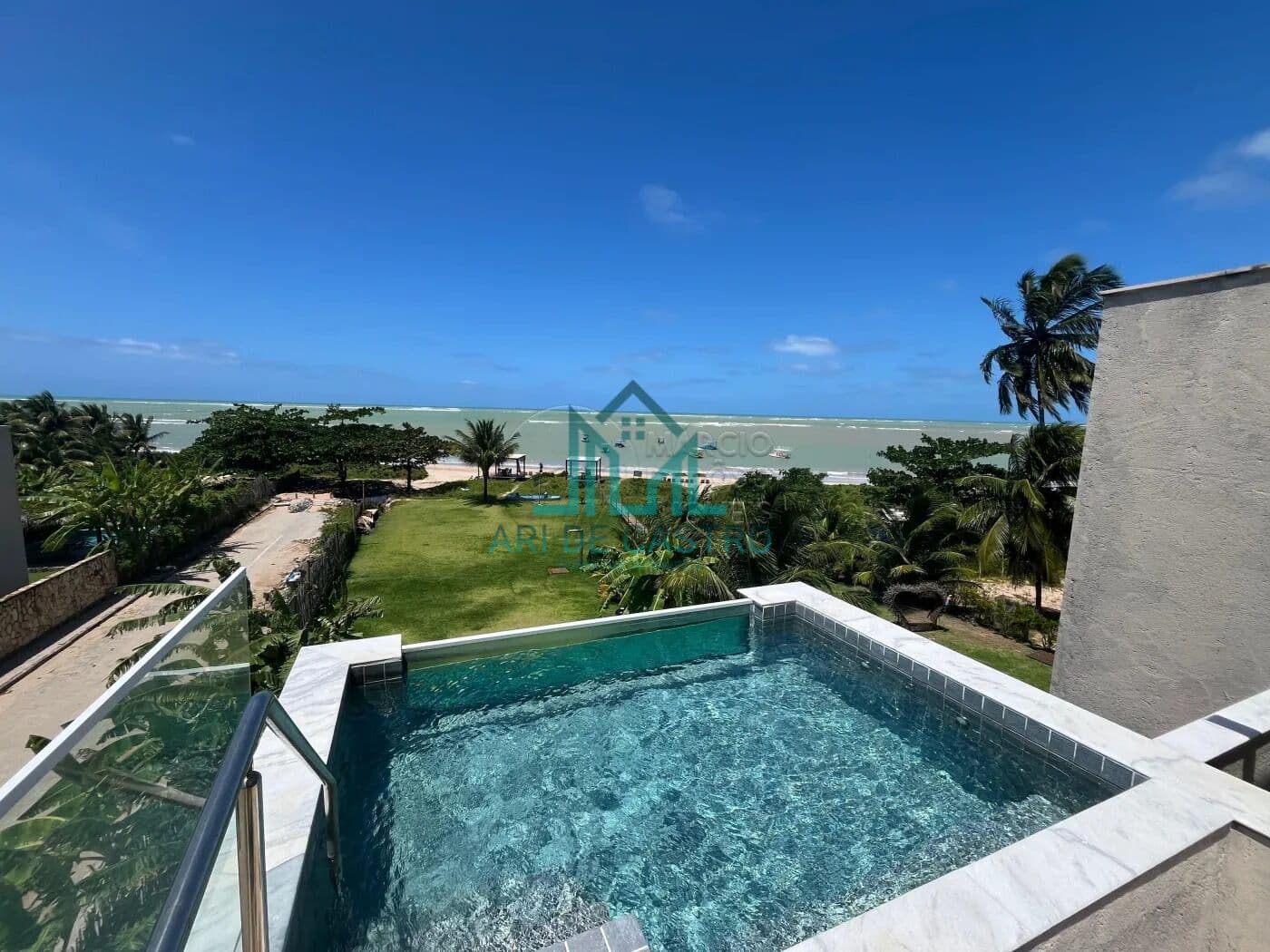 Cobertura à Beira Mar Praia do Riacho com 4 Suítes com Piscina e Elevador Particular, 231m² em São Miguel dos Milagres - Alagoas