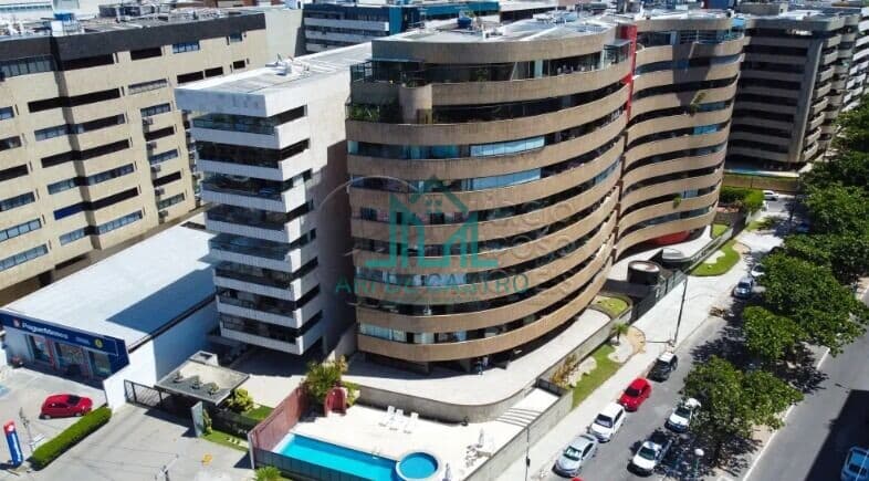Cobertura Duplex com 343m², a Beira-mar da praia de Ponta Verde - Desfrute do luxo e conforto que merece!
