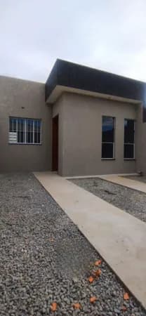Casa térrea construída recentemente para VENDA