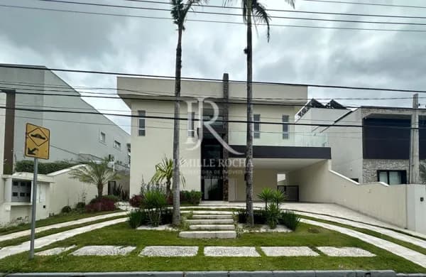 Alphaville 1 - Casa de Alto Padrão NOVA à venda com 450 m² e 5 suítes