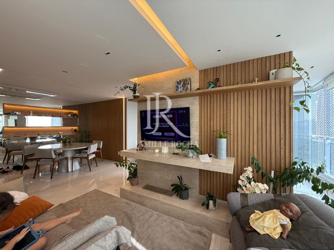 Apartamento para locação em Alphaville com 4 dormitórios, sendo 2 suítes e 4 vagas
