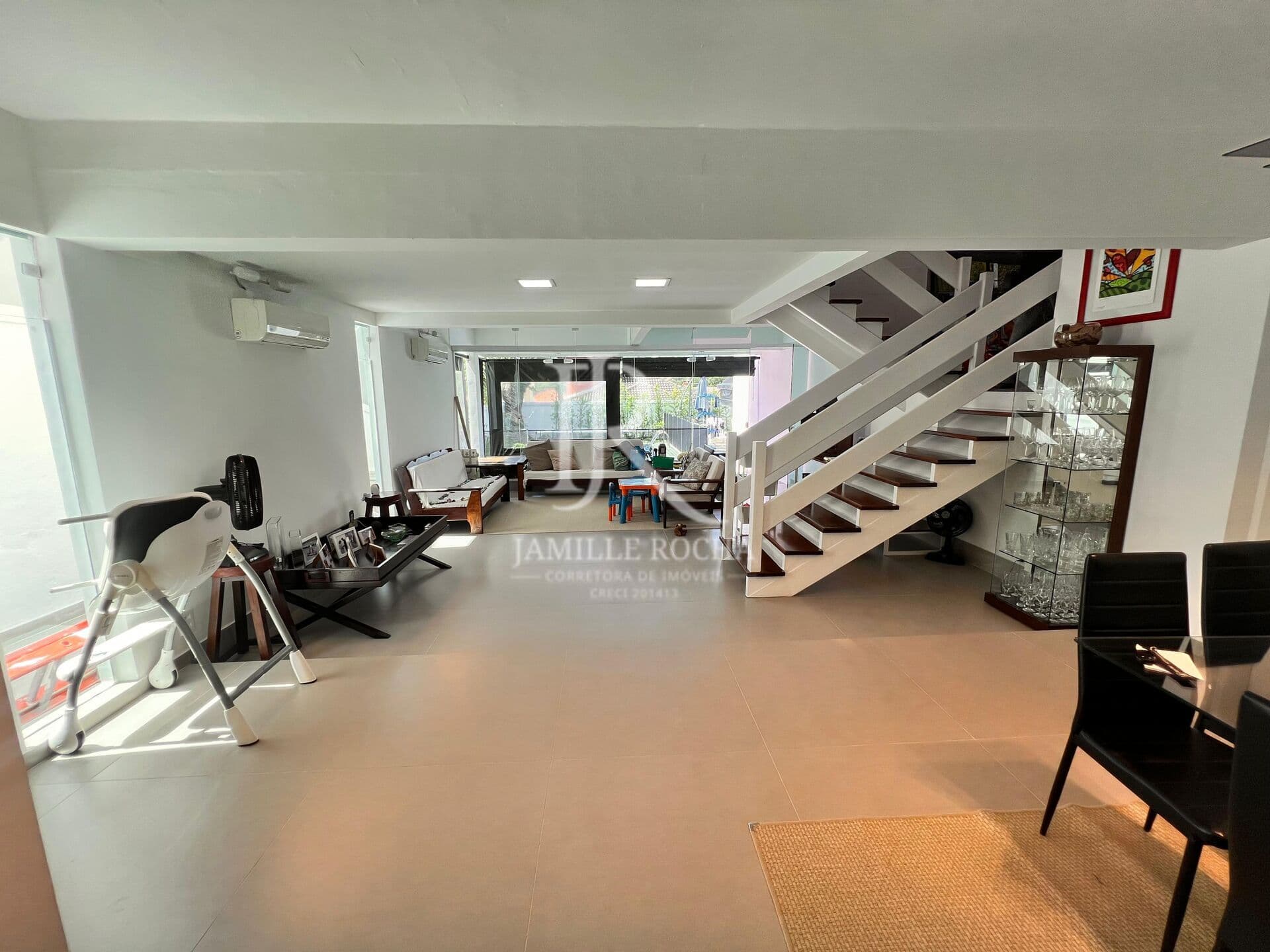 Casa Reformada à Venda no Residencial Alpha 4 – Santana de Parnaíba/SP