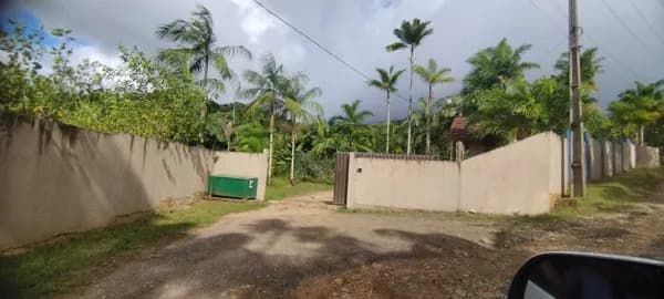 Terreno com Rio em Condomínio
