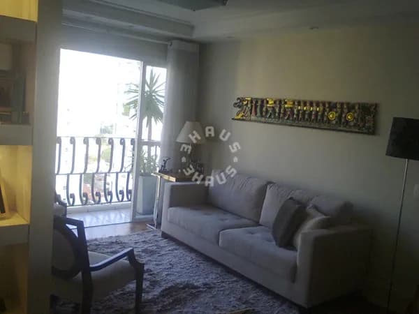 Apartamento mobiliado de 90m² no Itaim Bibi, com 2 dormitórios, sacada. 1 vaga de garagem!