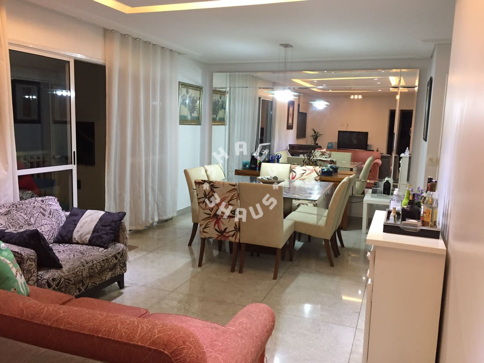 Apartamento de 122m², com 3 dormitórios e 2 vagas de garagem na Granja Julieta!