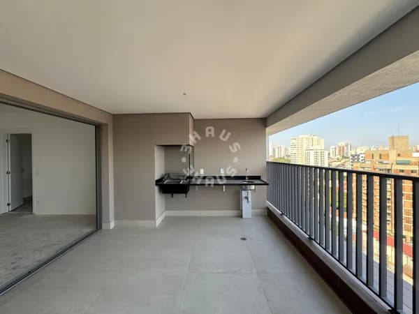 Apartamento na Vila Clementino, de 113m², com 3 suítes, varanda. 2 vagas de garagem!