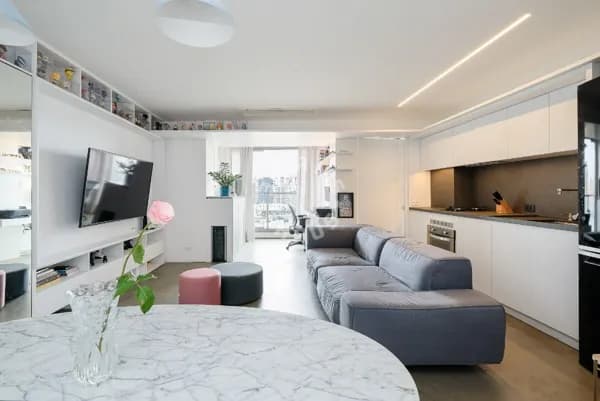 Apartamento em Moema com 62m², 01 suíte, varanda fechada com vidro. 01 vaga de garagem!