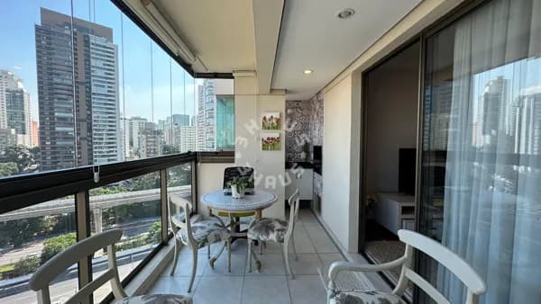 Apartamento no Campo Belo de 147m², com 03 suítes, varanda gourmet. 03 vagas de garagem + depósito!
