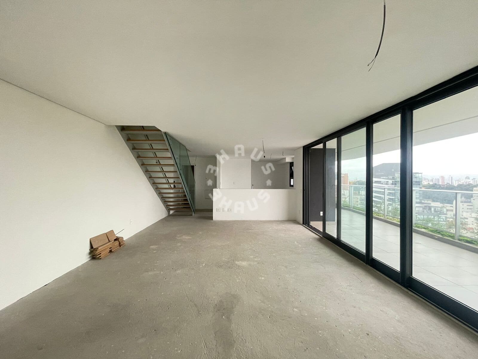 Apartamento de 196m², com 04 suítes, living 03 ambientes + depósito no Jardins!