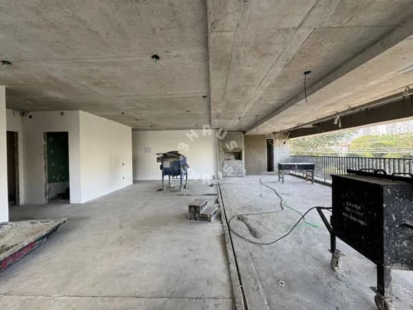 Apartamento de alto padrão no Jardins, com 334m², 4 suítes, ampla varanda gourmet e 4 vagas de garagem.