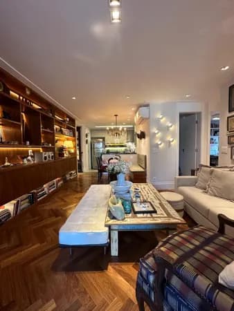 Apartamento no Alto de Pinheiros de 89m², com 2 dormitórios (sendo 1 suíte), varanda envidraçada. 2 vagas + depósito!
