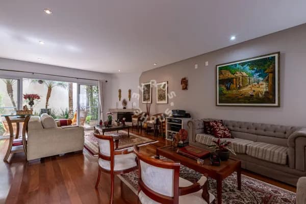 Casa em condomínio no Alto da Boa Vista, com 294m², 4 suítes, área gourmet, sauna. 3 vagas de garagem.