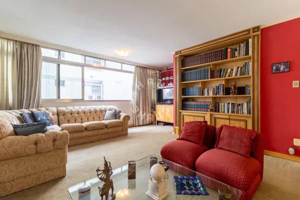 Apartamento nos Jardins com 181m², 3 dormitórios (sendo 1 suíte), living amplo. 1 vaga de garagem!
