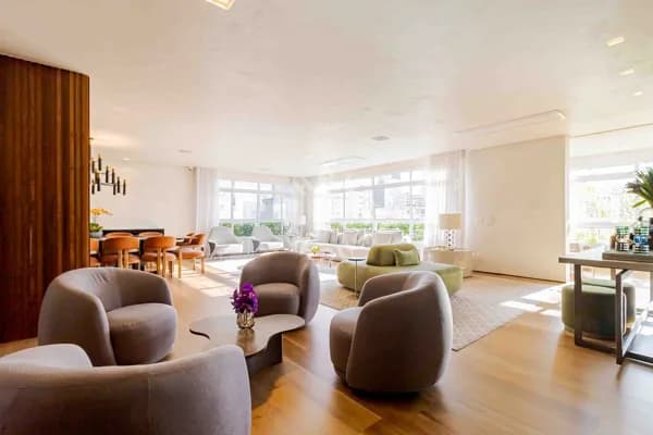 Excelente apartamento de 340m² na Bela Vista, com 4 suítes, varanda, escritório, adega. 2 vagas!