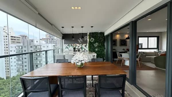 Apartamento no Campo Belo de 117m², com 02 suítes, varanda. 02 vagas de garagem!