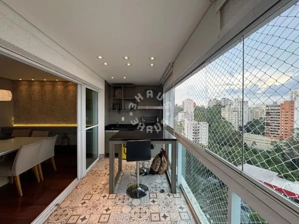 Apartamento no Morumbi de 125m², com 3 suítes, varanda gourmet. 2 vagas de garagem + depósito!