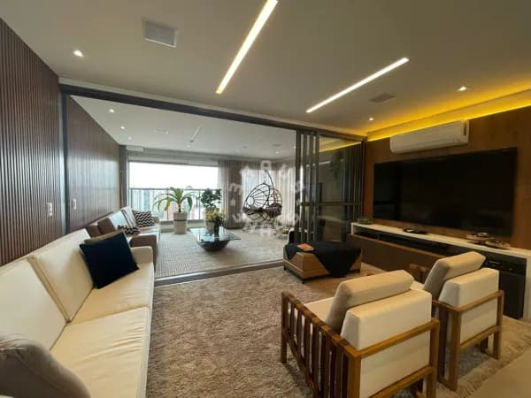 Apartamento na Vila Mariana com 165m², 3 dormitórios (sendo 1 suíte), varanda. 2 vagas + depósito!