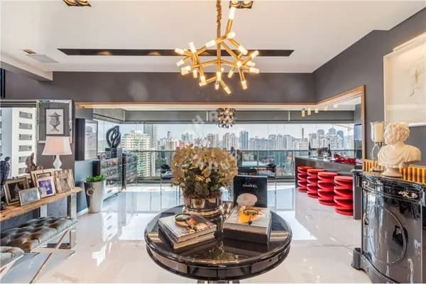 Excelente Cobertura Duplex no Campo Belo com 340m², 3 suítes, varanda, piscina e churrasqueira. 5 vagas!
