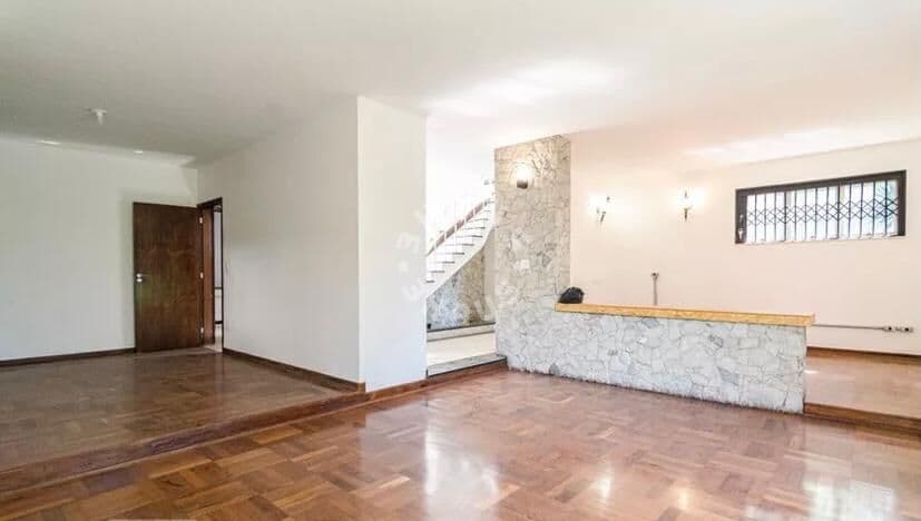 Lindo Sobrado de 390m², com 3 dormitórios e 3 vagas de garagem na Sumaré!