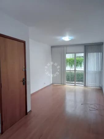 Apartamento em Moema de 104m², com 3 dormitórios (sendo 1 suíte), varanda. 2 vagas de garagem!