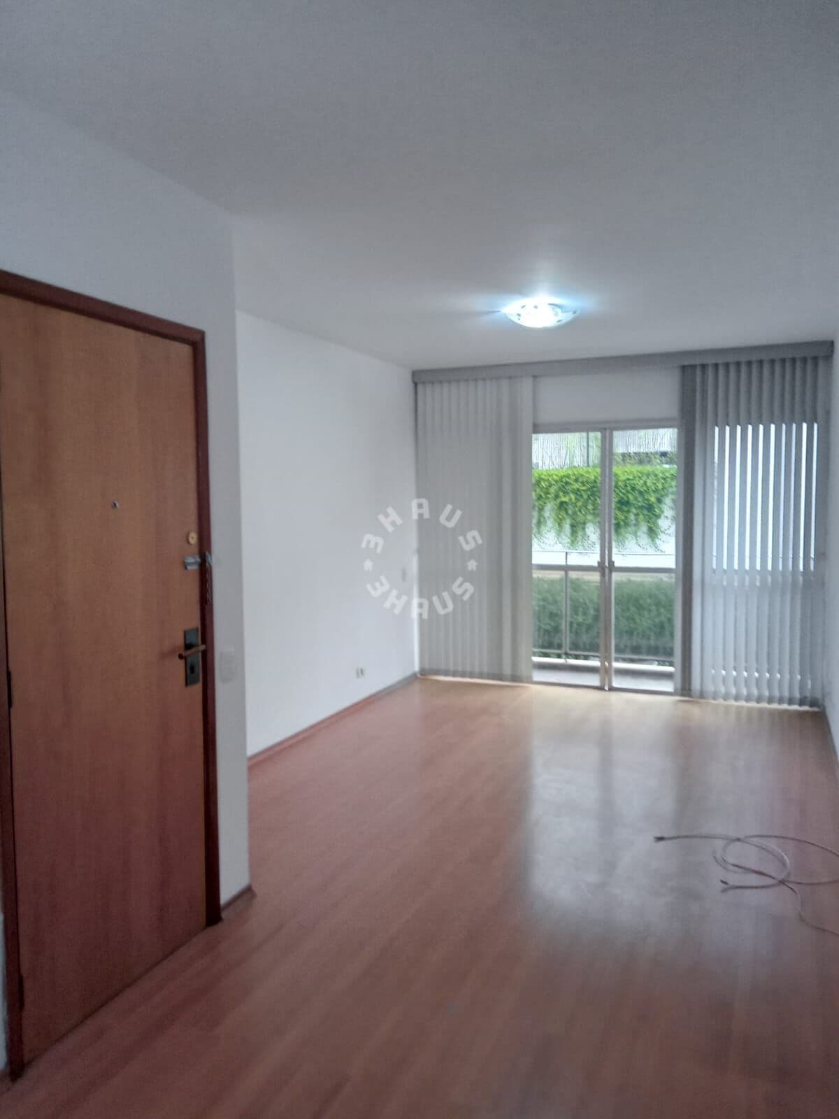 Apartamento em Moema de 104m², com 3 dormitórios (sendo 1 suíte), varanda. 2 vagas de garagem!