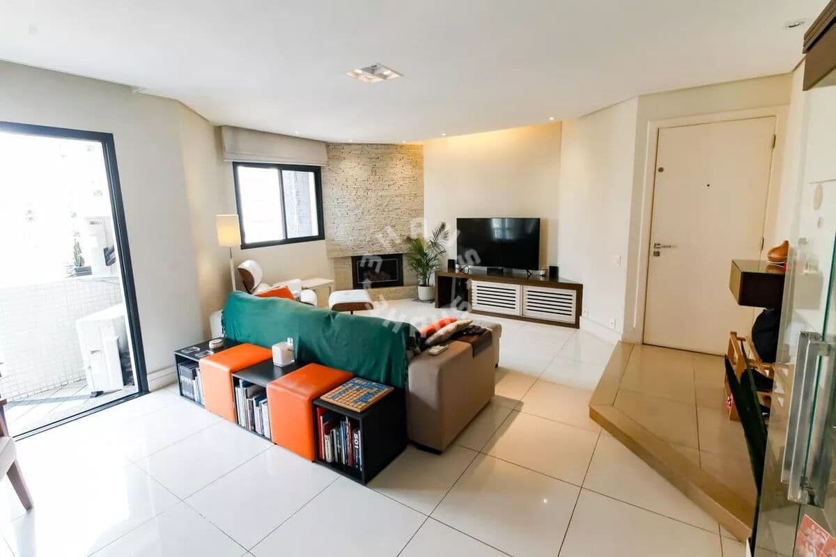 Apartamento no Morumbi, com 154m², 3 suítes, varanda, lareira. 3 vagas de garagem!