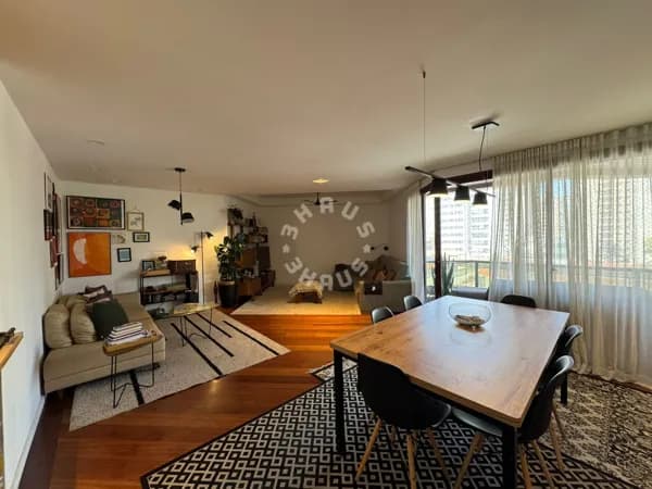 Apartamento na Vila Olímpia de 164 m², com 4 dormitórios (sendo 2 suítes), varanda. 3 vagas + depósito!