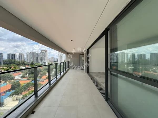Apartamento no Brooklin de 167m², com 4 dormitórios (sendo 2 suítes), varanda, living 2 ambientes. 2 vagas de garagem!